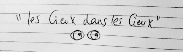 Texte les cieux dans les cieux avec dessins d'yeux